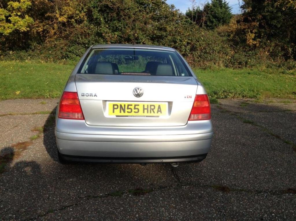 VOLKSWAGEN BORA