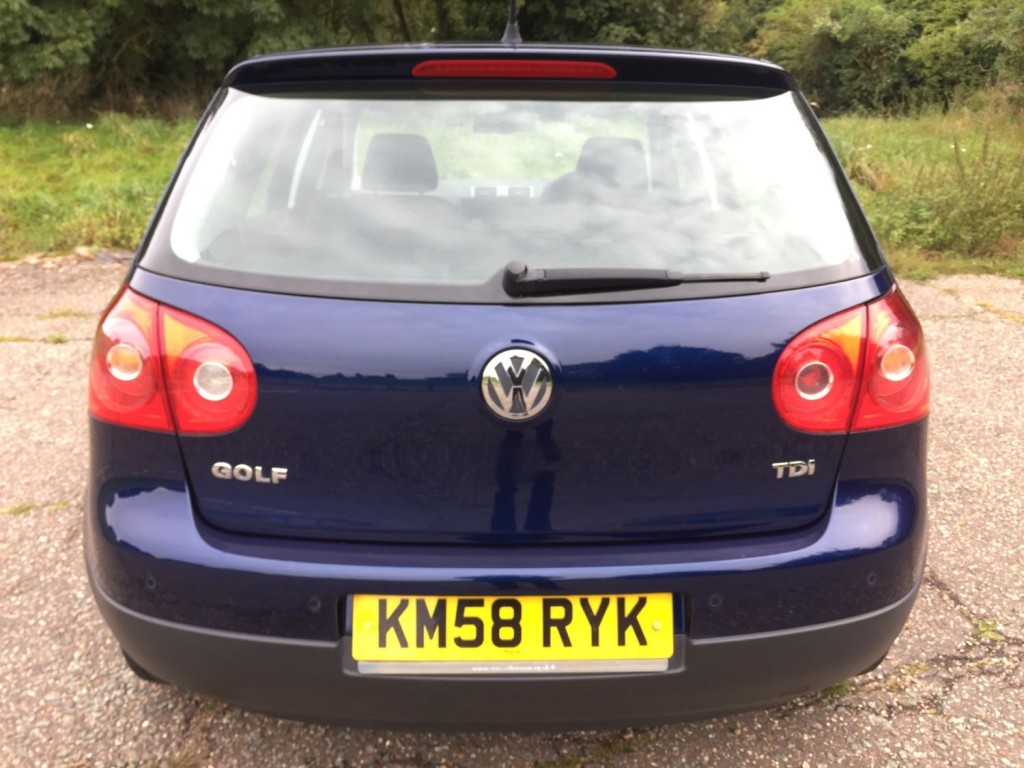 VOLKSWAGEN GOLF