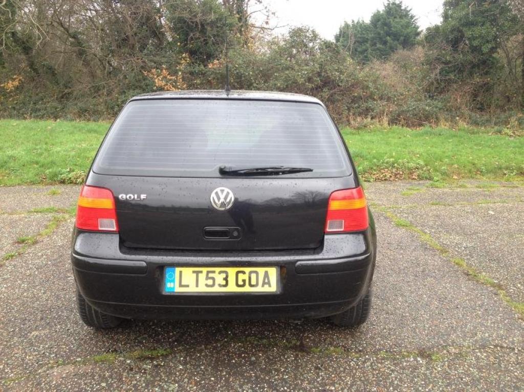 VOLKSWAGEN GOLF