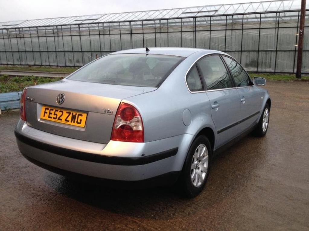 VOLKSWAGEN PASSAT