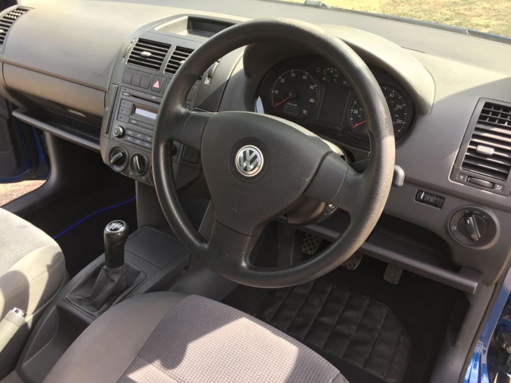 VOLKSWAGEN POLO