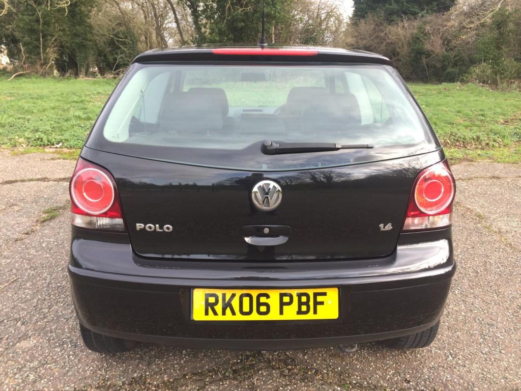 VOLKSWAGEN POLO