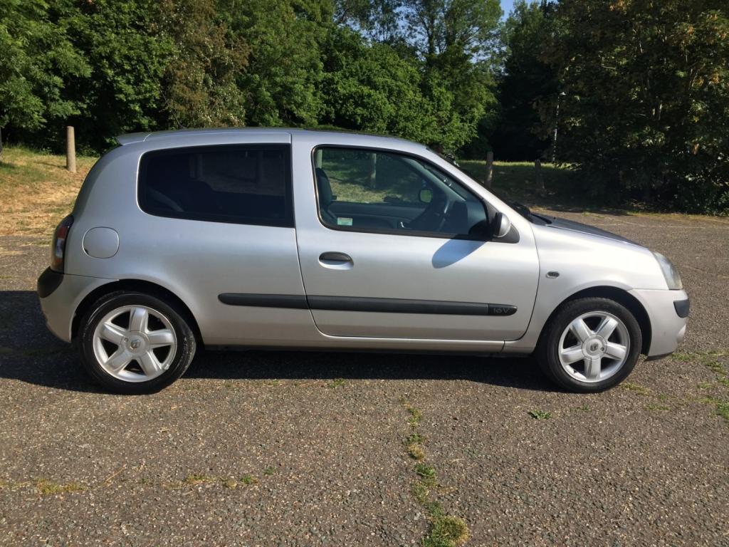 RENAULT CLIO