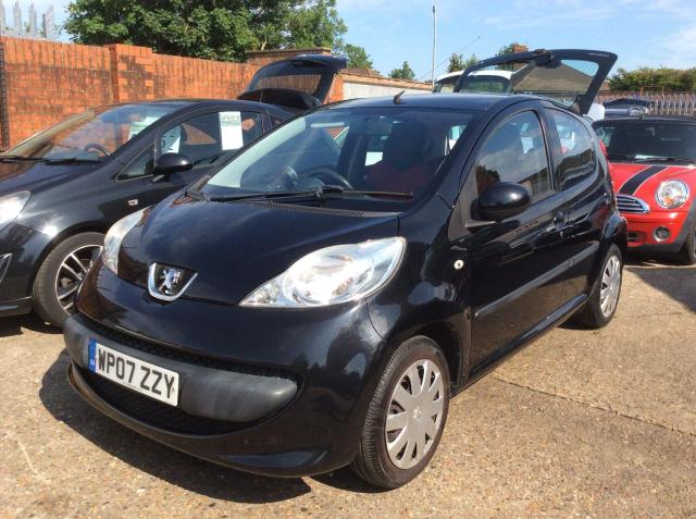 PEUGEOT 107 1.0 12V Urban Move