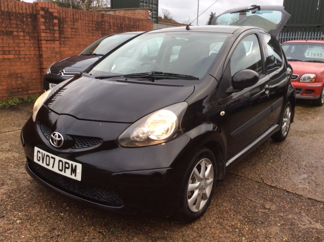 TOYOTA AYGO 1.0 VVT-i Black