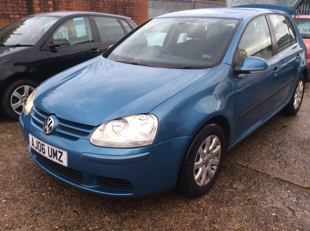 VOLKSWAGEN GOLF 1.6 FSI SE