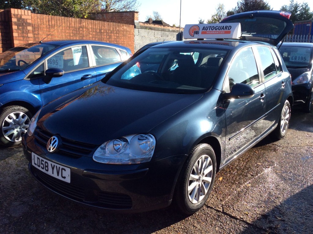 VOLKSWAGEN GOLF