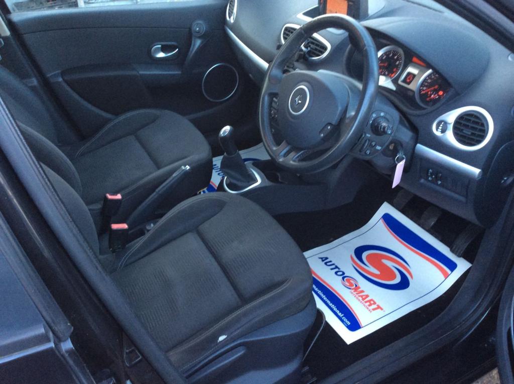 RENAULT CLIO