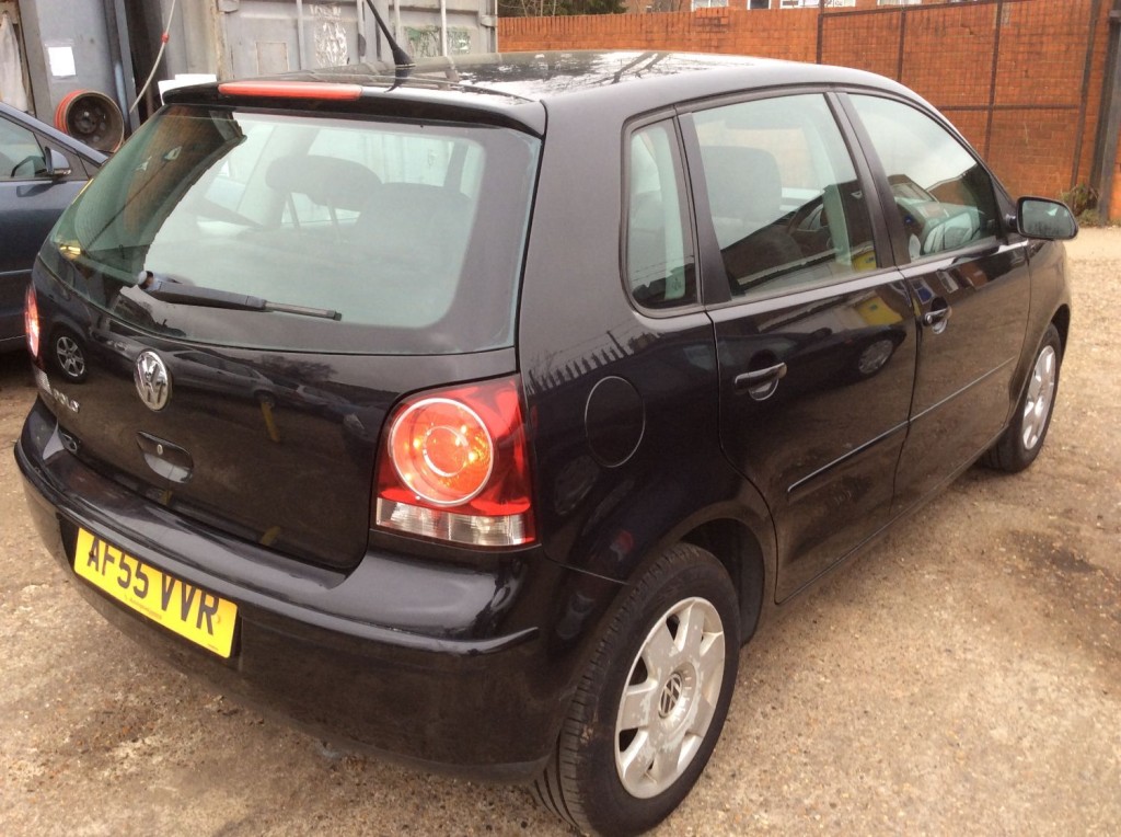 VOLKSWAGEN POLO