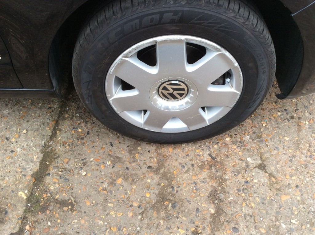VOLKSWAGEN POLO