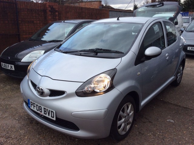 TOYOTA AYGO VVT-I PLATINUM