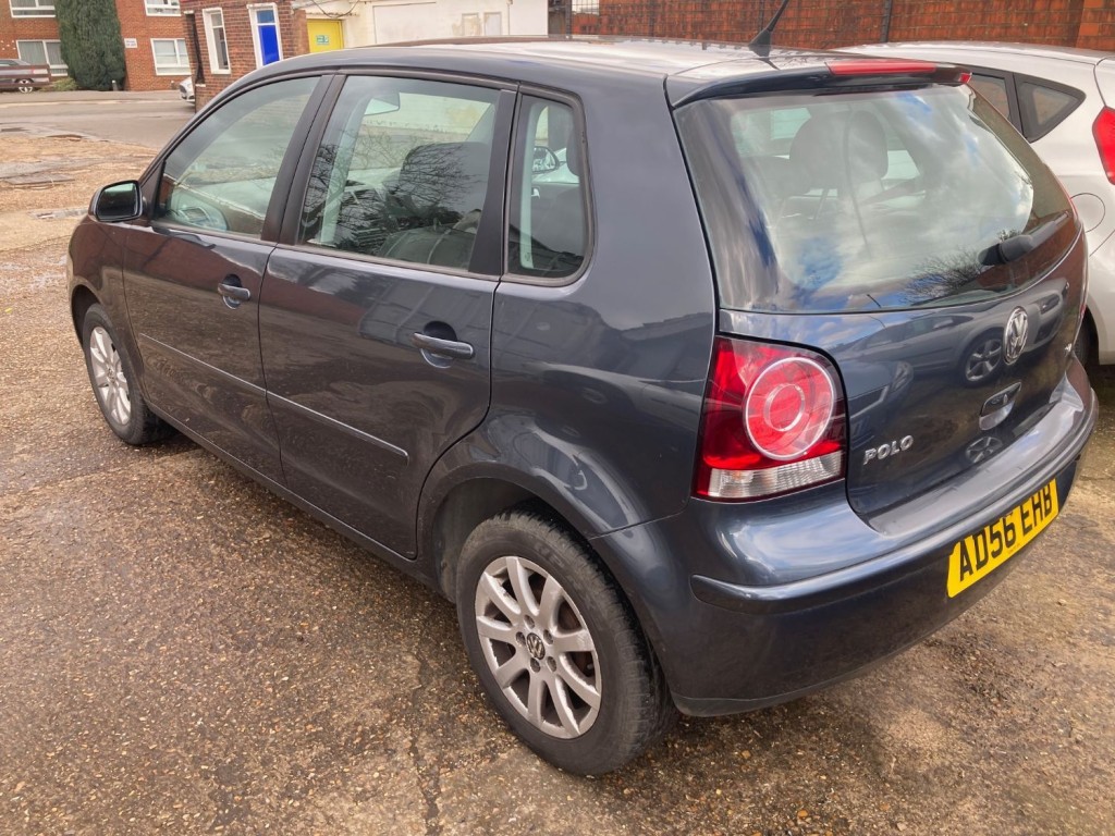 VOLKSWAGEN POLO