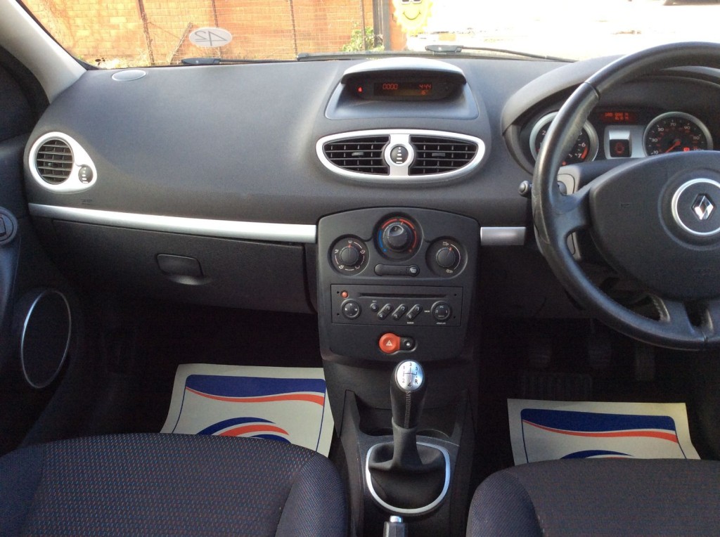 RENAULT CLIO