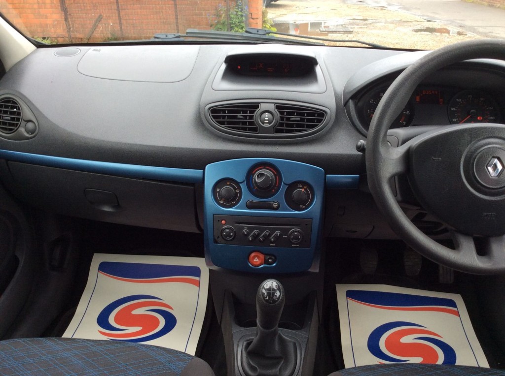 RENAULT CLIO