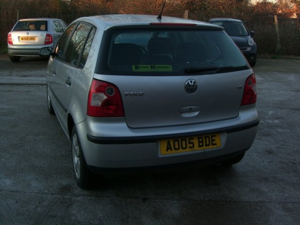 VOLKSWAGEN POLO