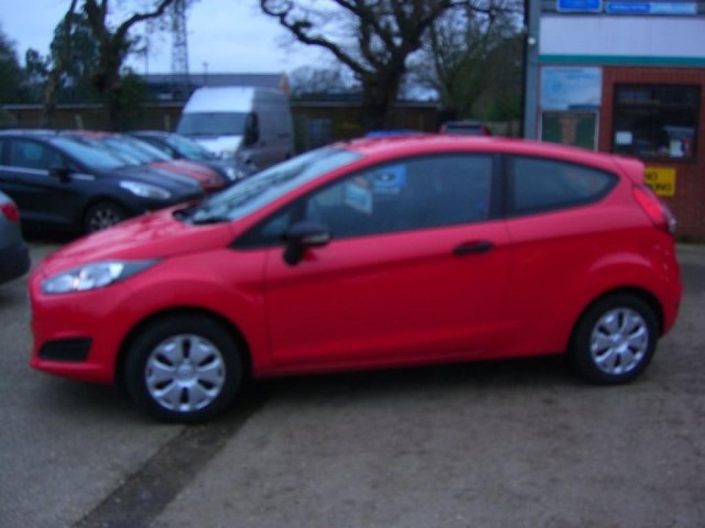 View FORD FIESTA 1.3 Studio