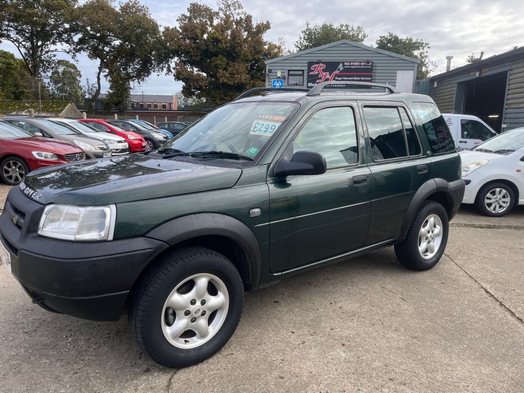 View LAND ROVER FREELANDER 2.0 TD4 Serengeti