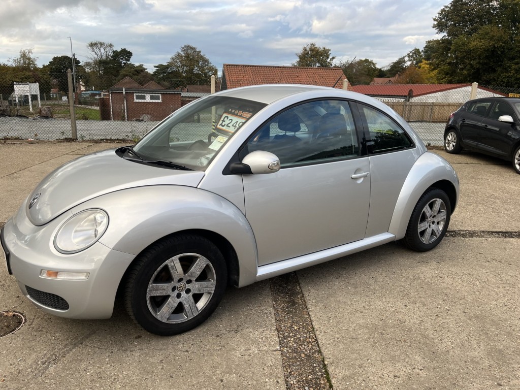 View VOLKSWAGEN BEETLE 1.4 16V Luna
