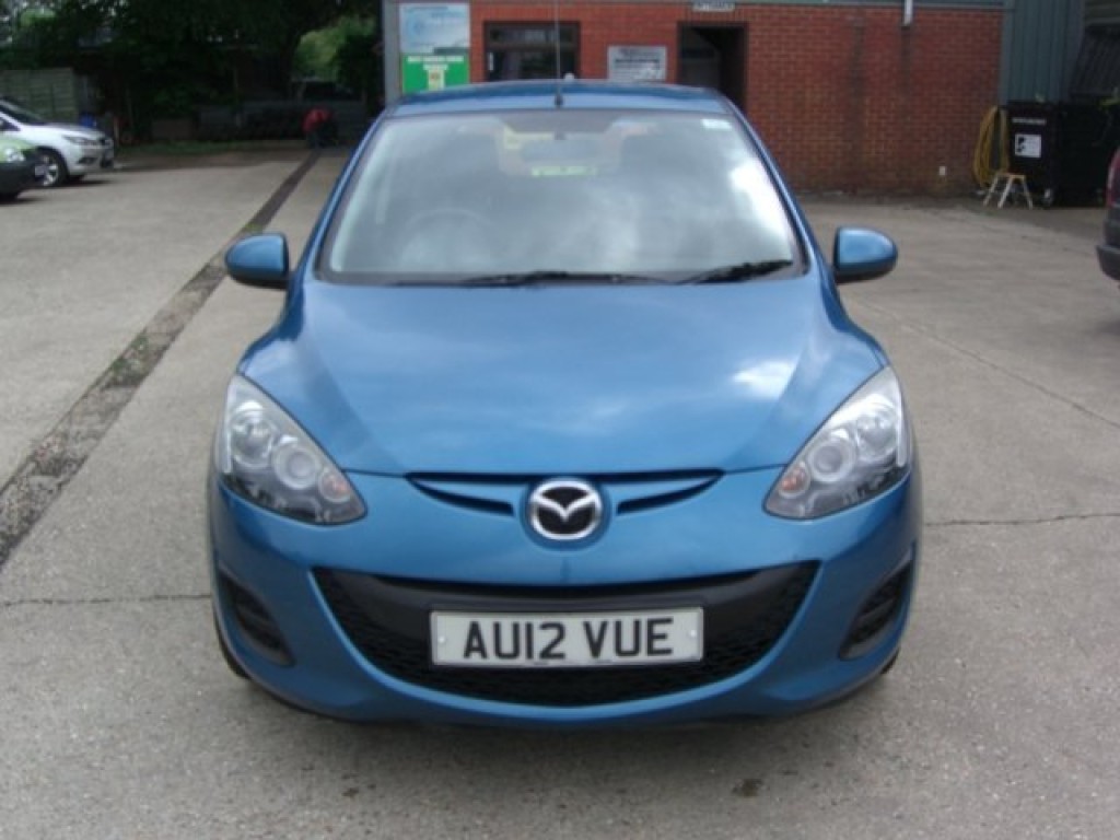 MAZDA 2