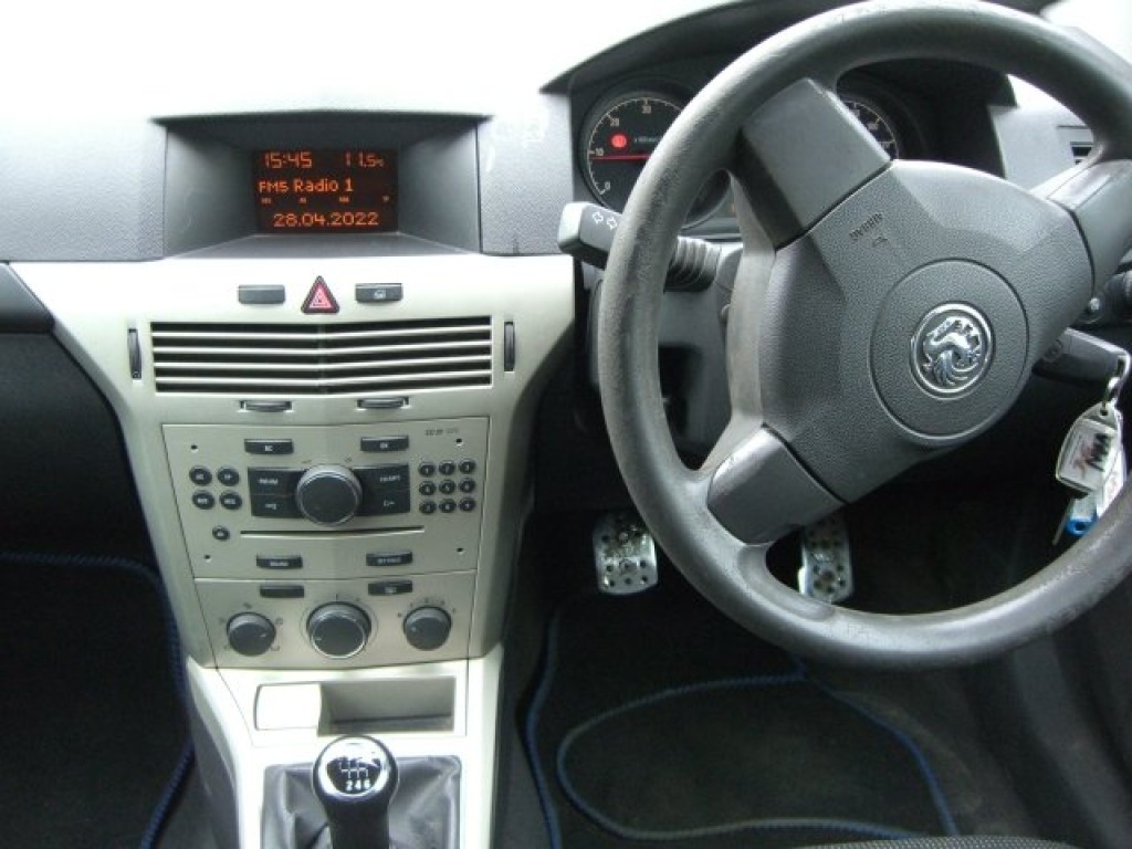 VAUXHALL ASTRA
