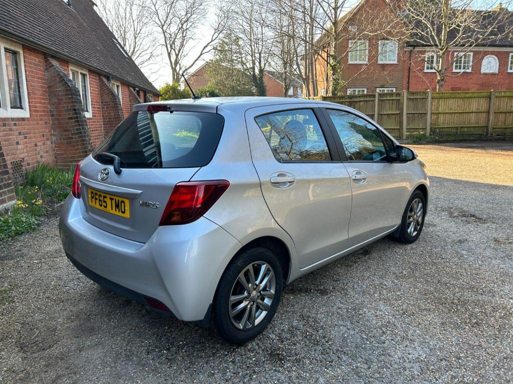 TOYOTA YARIS