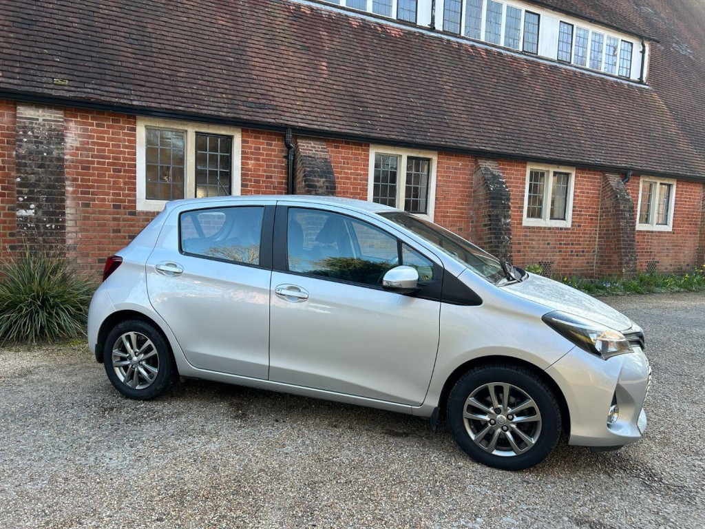 TOYOTA YARIS