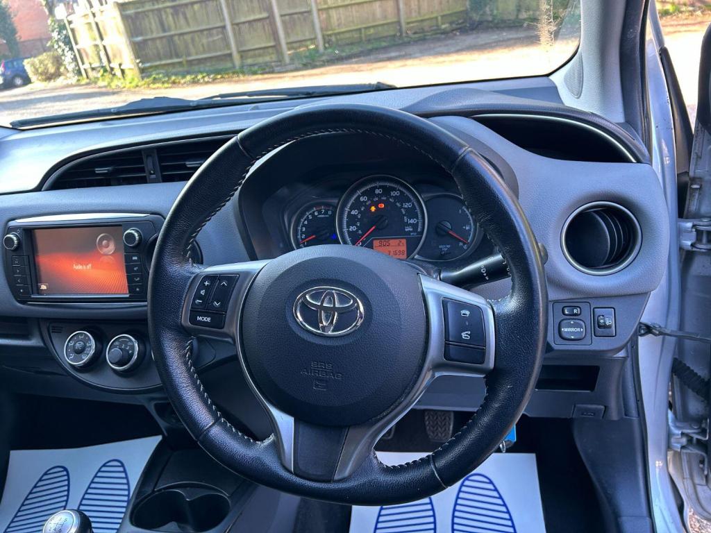 TOYOTA YARIS