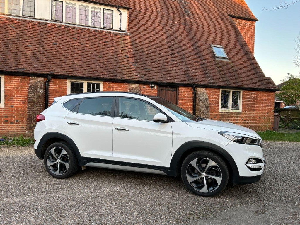 View HYUNDAI TUCSON 2.0 CRDi Premium SE