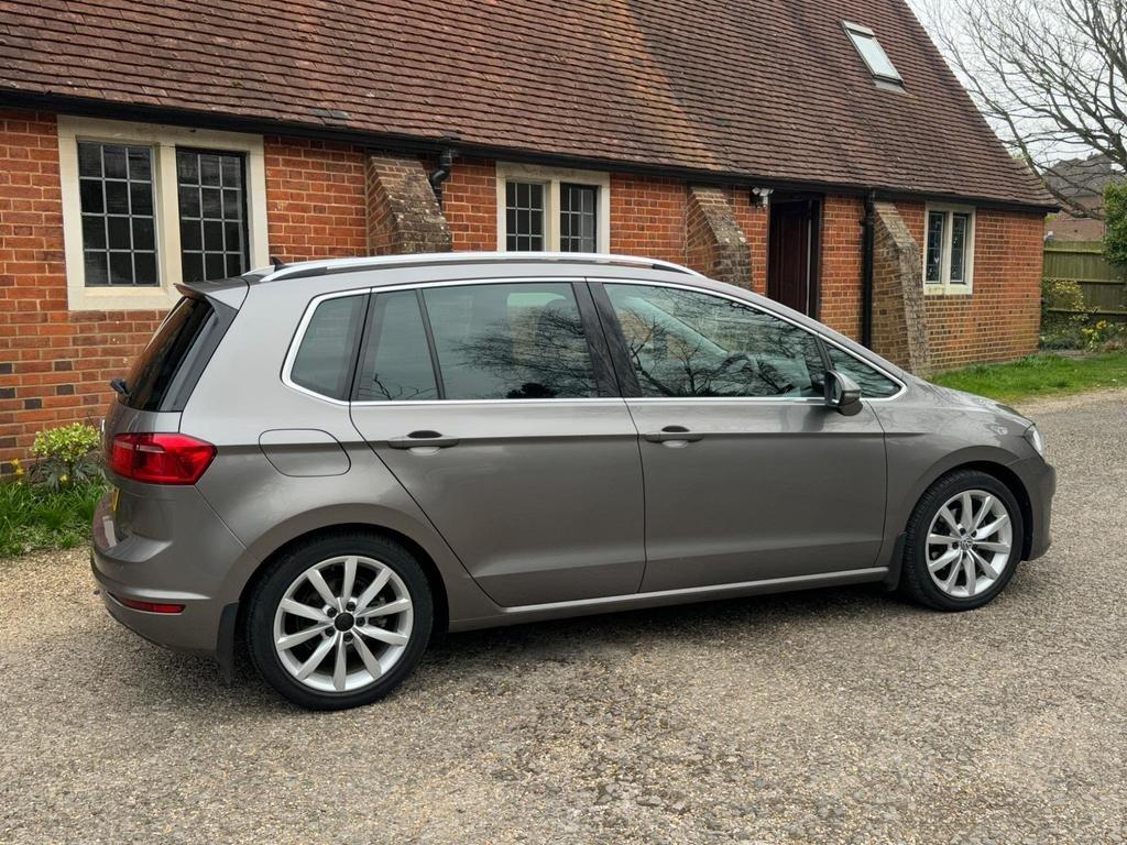 VOLKSWAGEN GOLF SV