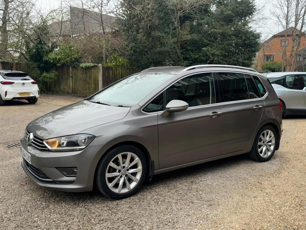 VOLKSWAGEN GOLF SV