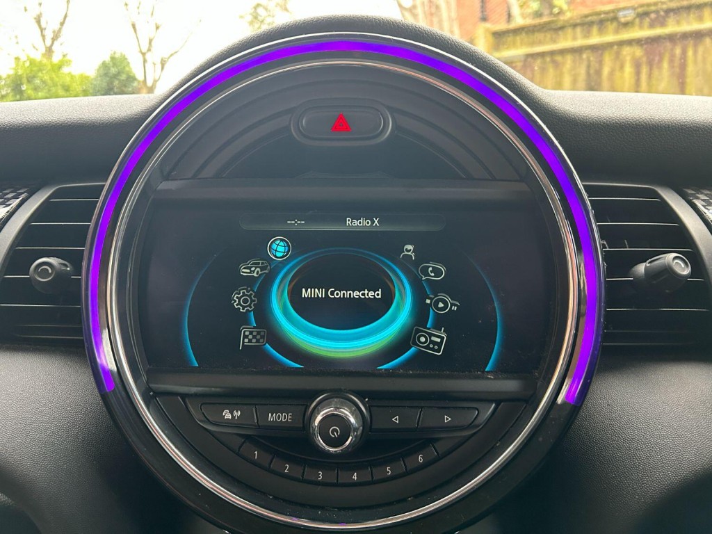MINI HATCH