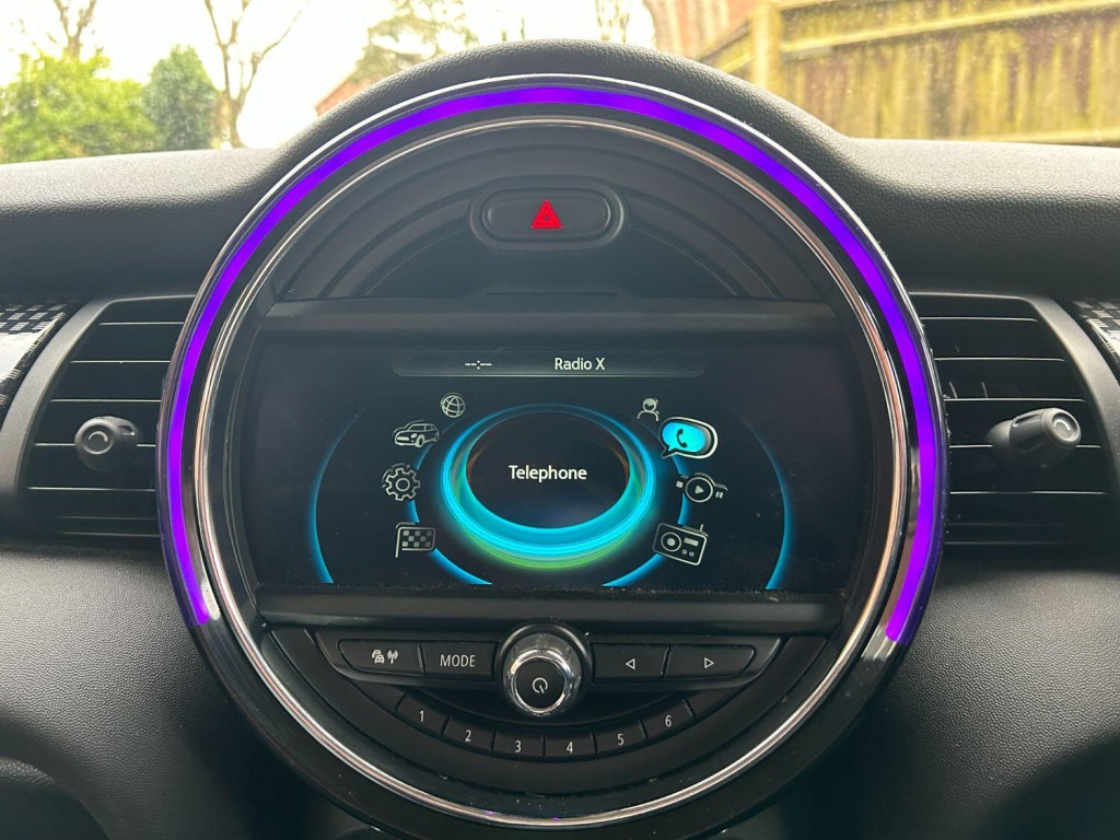 MINI HATCH