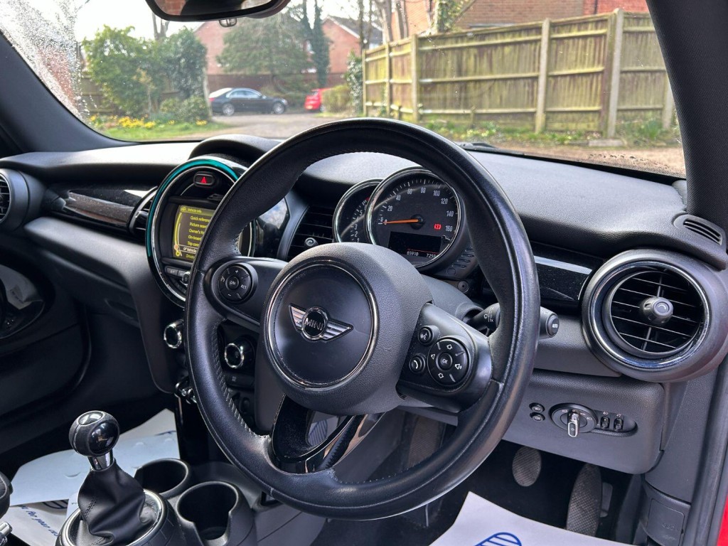 MINI HATCH