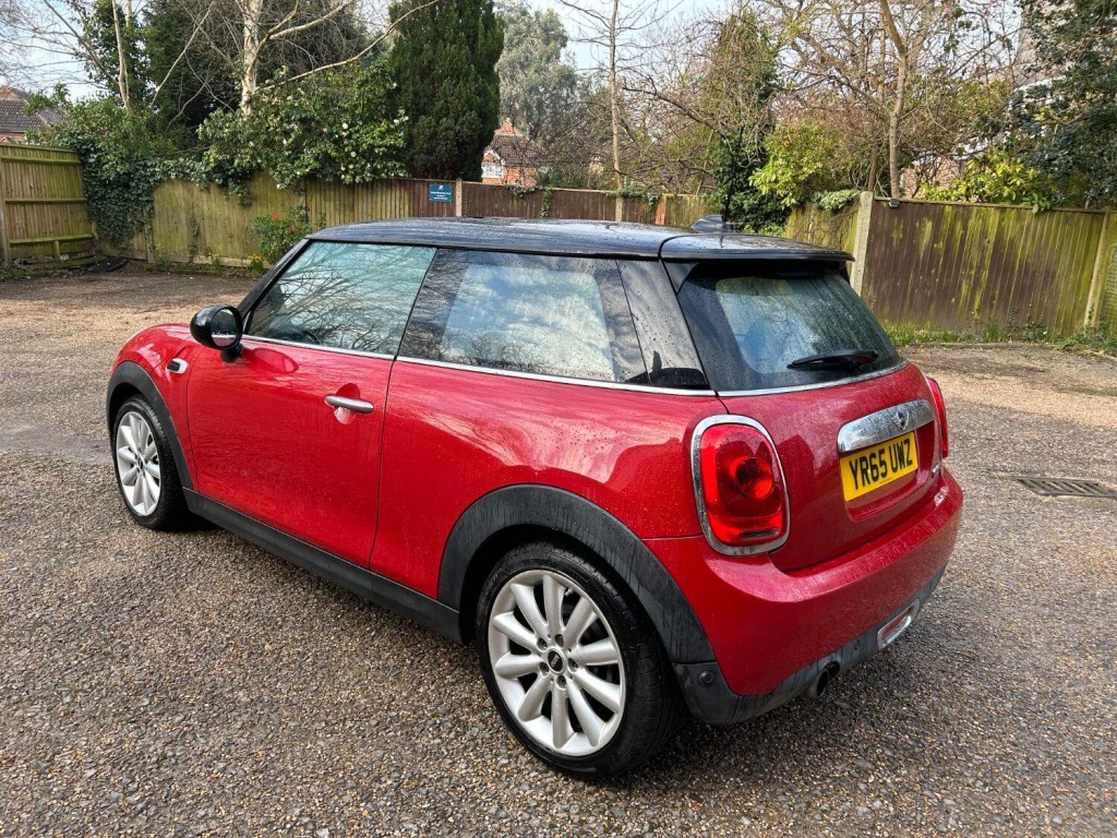 MINI HATCH