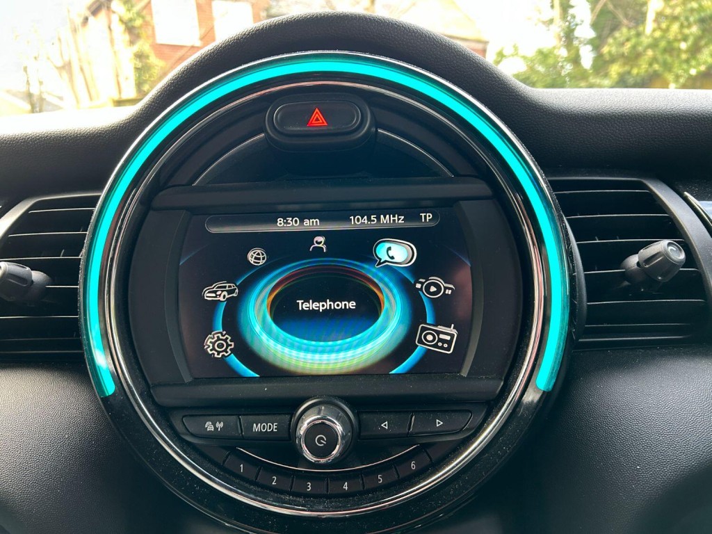 MINI HATCH