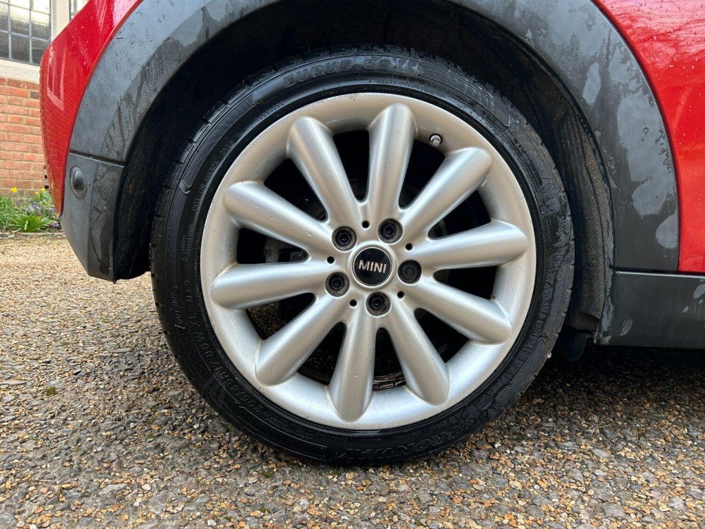 MINI HATCH