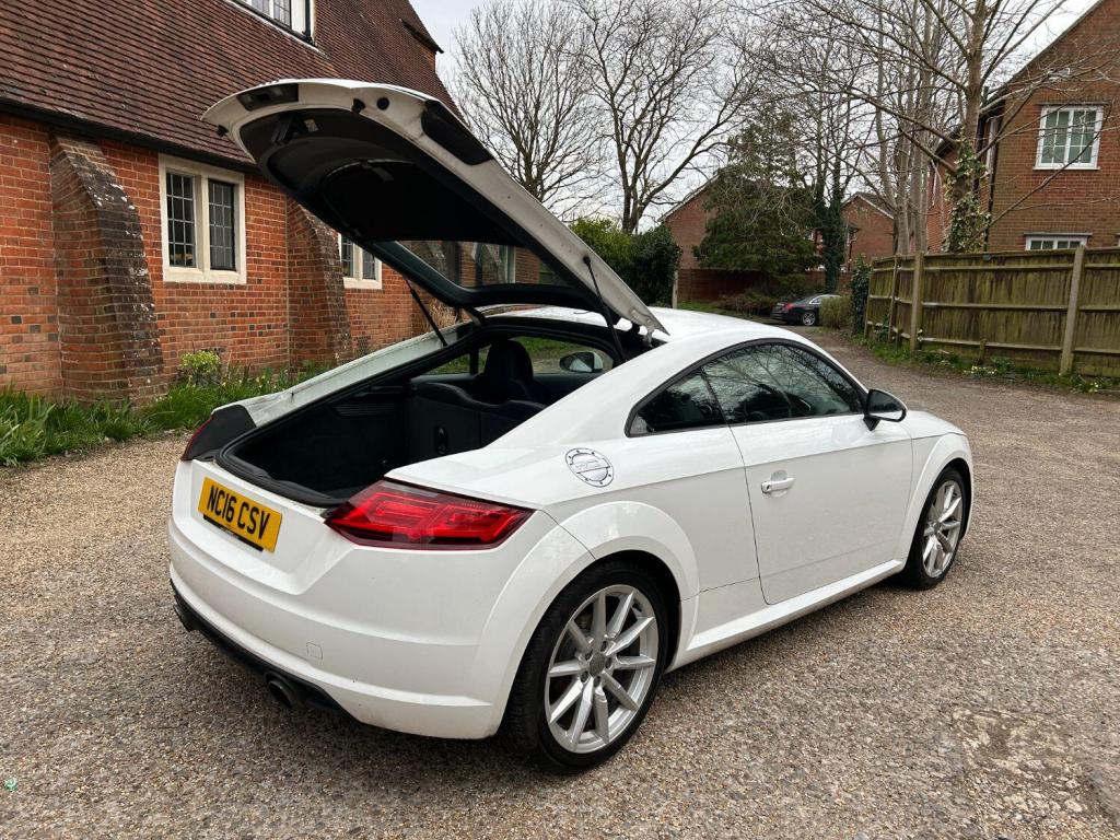 AUDI TT
