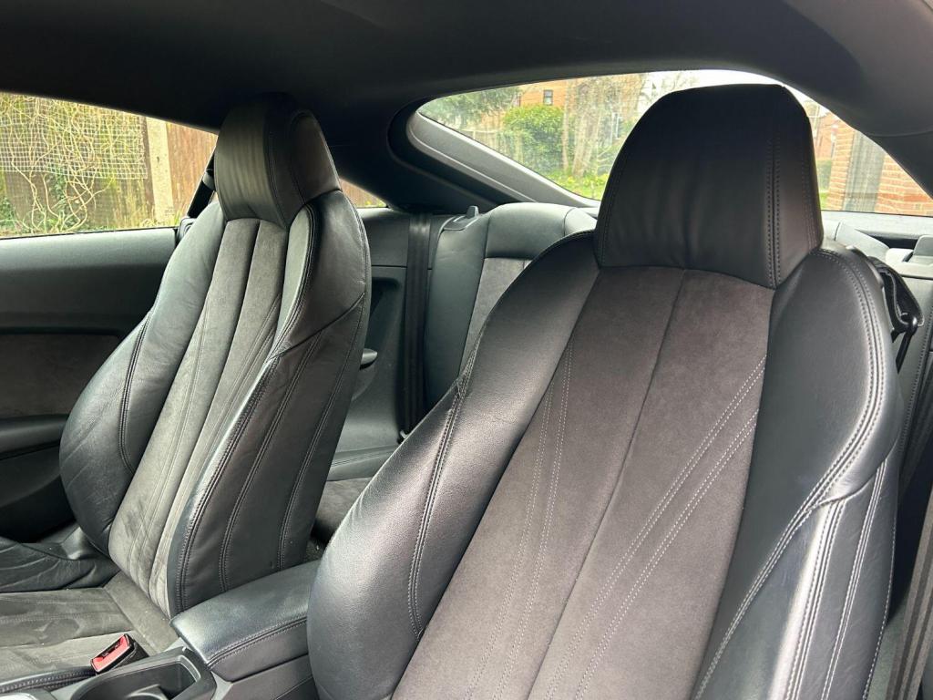 AUDI TT