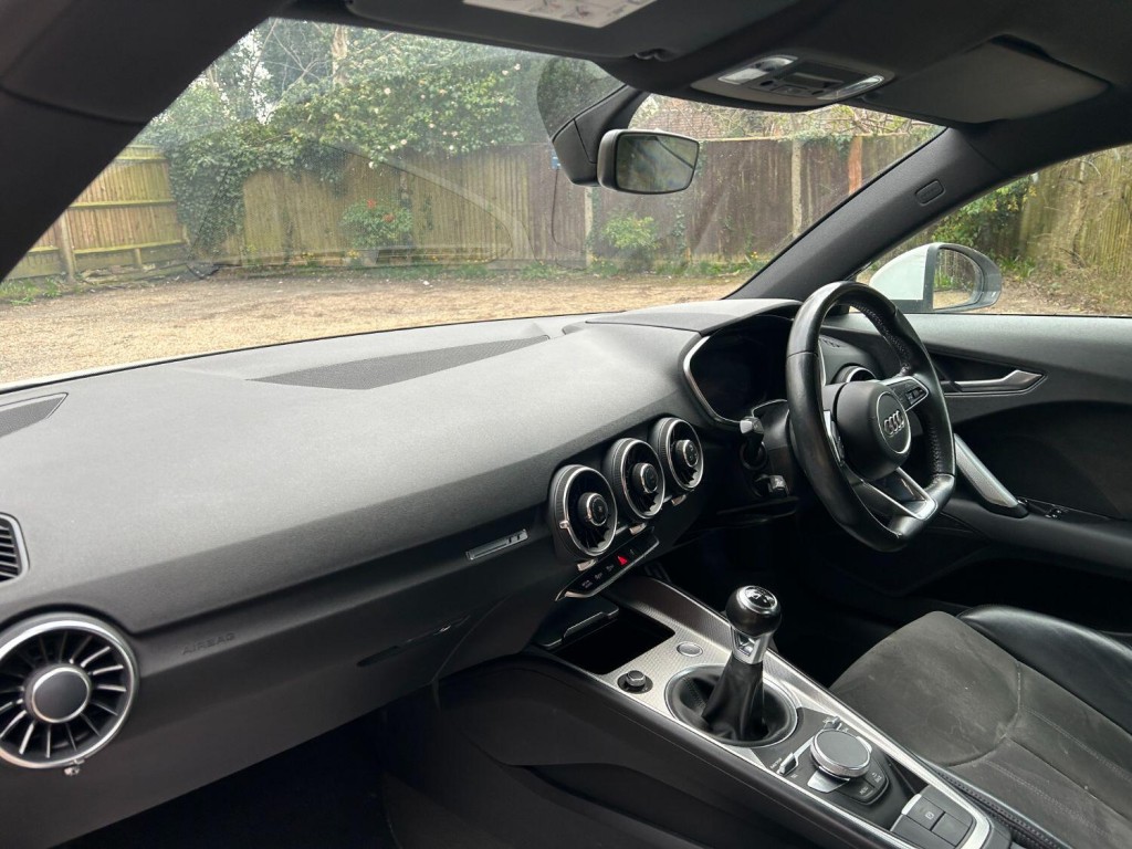 AUDI TT