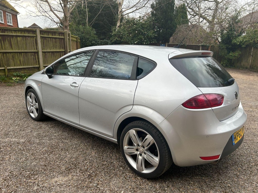 SEAT LEON