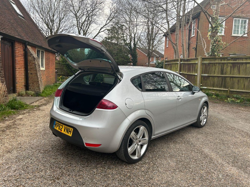 SEAT LEON