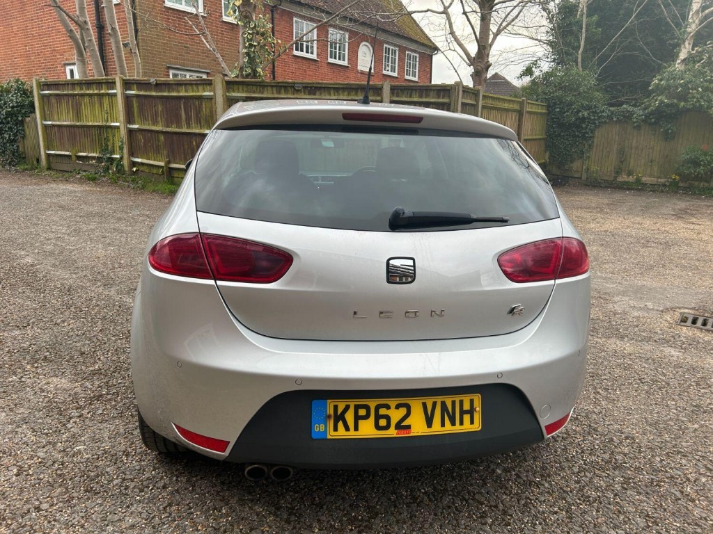 SEAT LEON