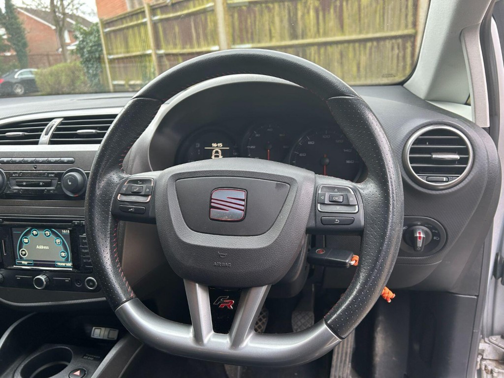 SEAT LEON