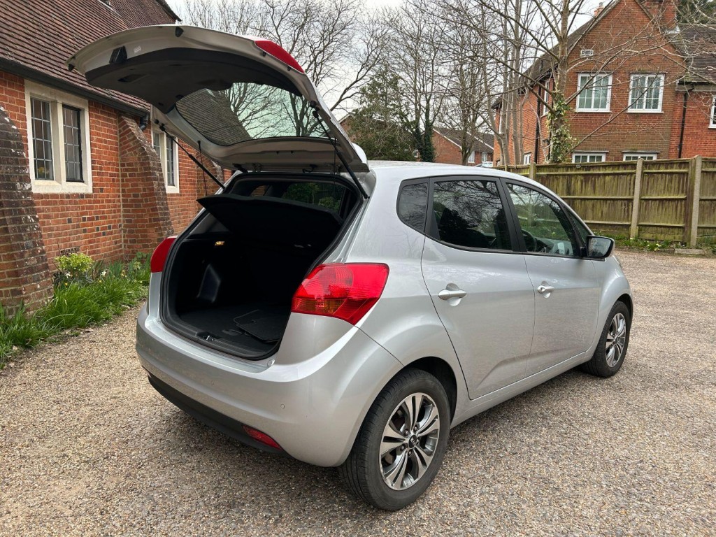 KIA VENGA