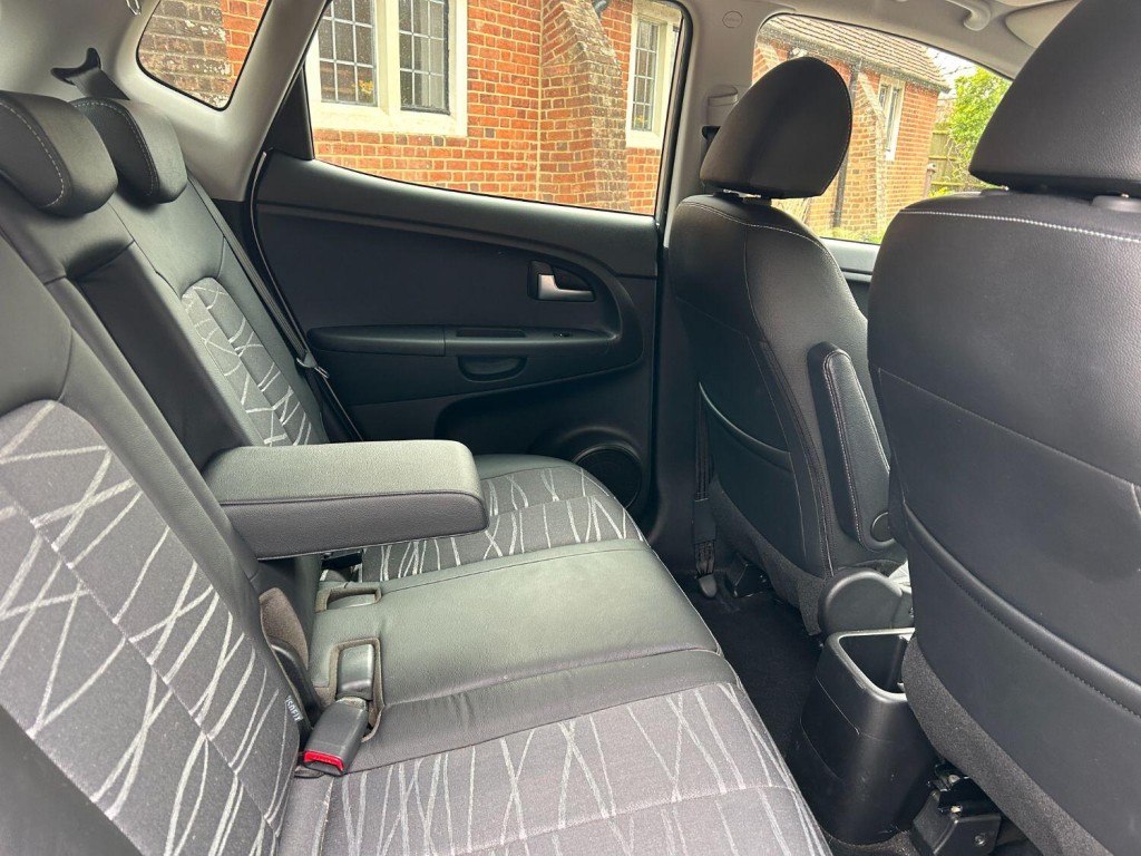 KIA VENGA