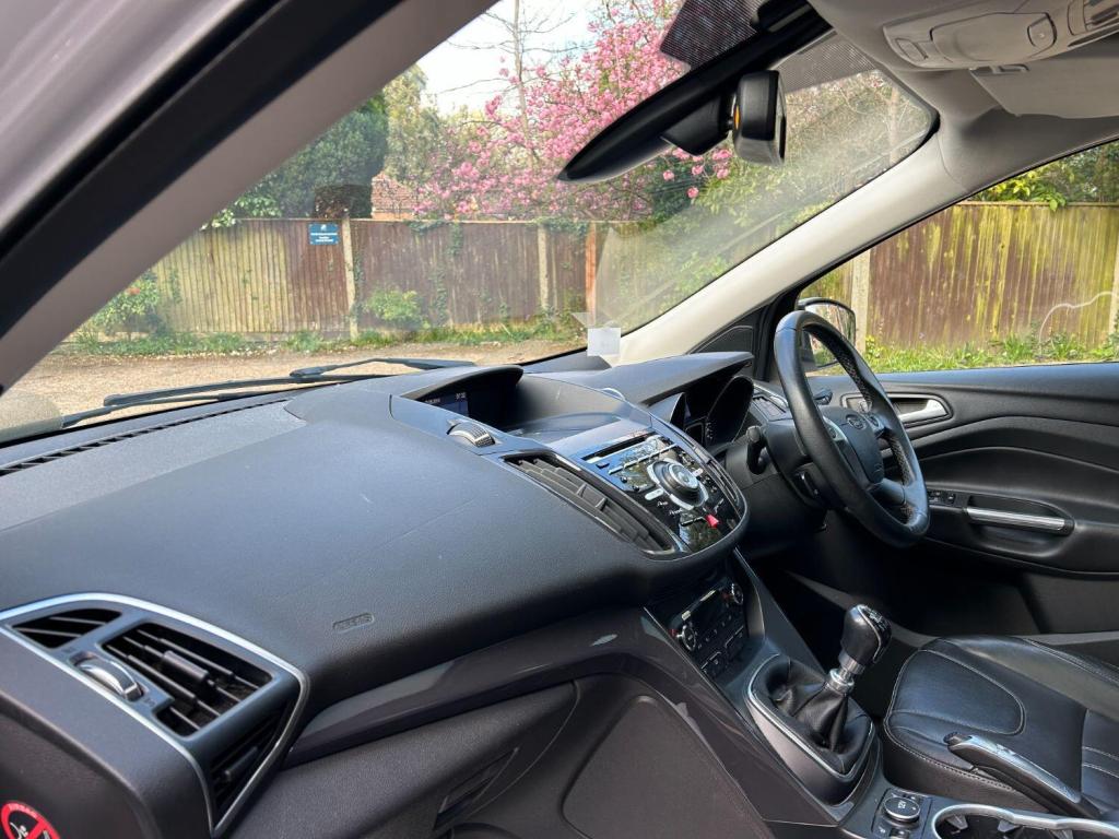 FORD KUGA