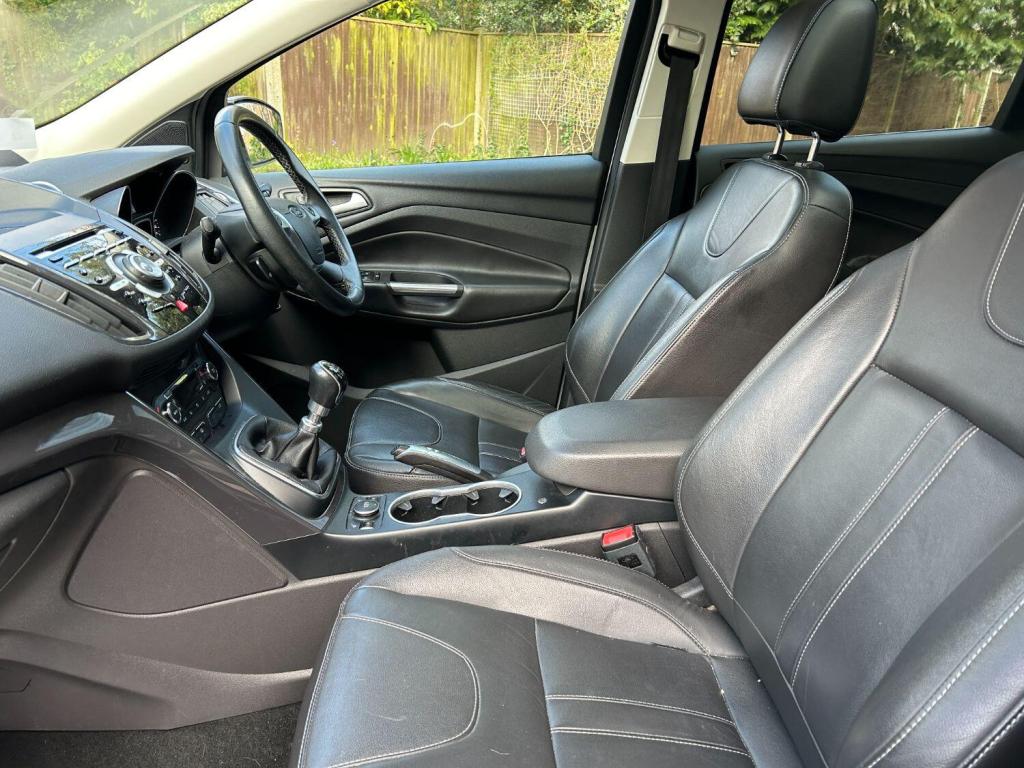 FORD KUGA
