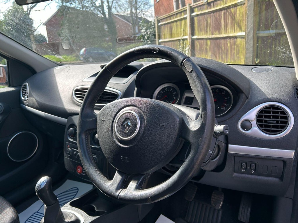 RENAULT CLIO