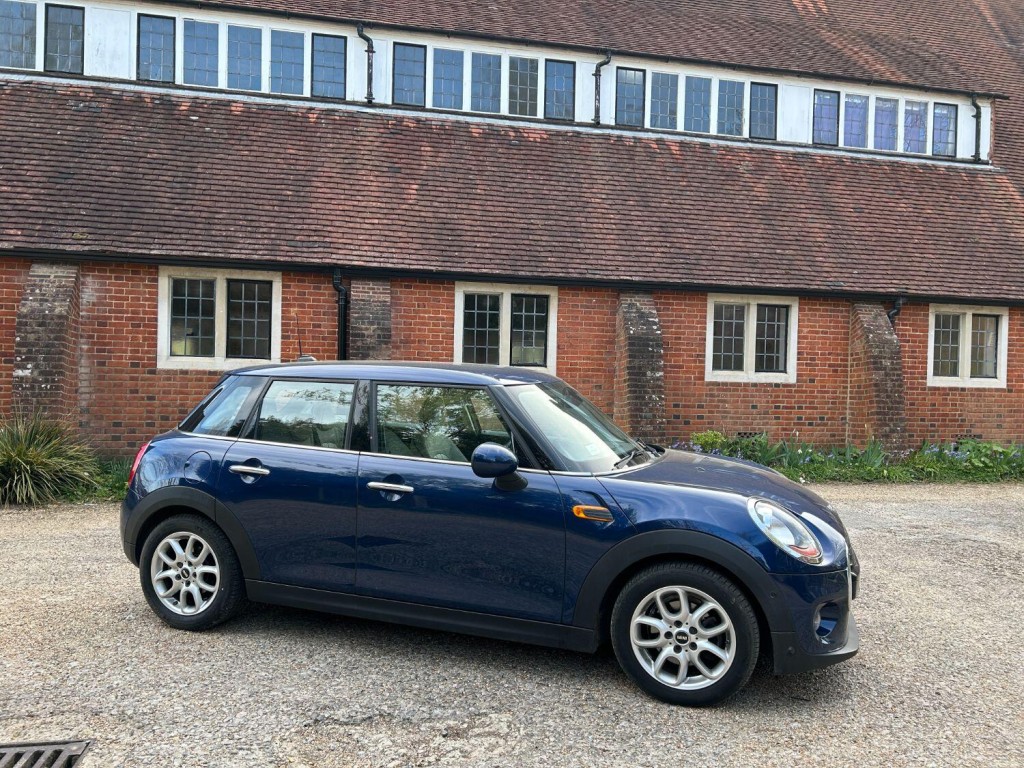 MINI HATCH