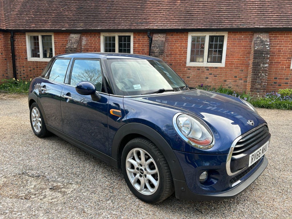 MINI HATCH